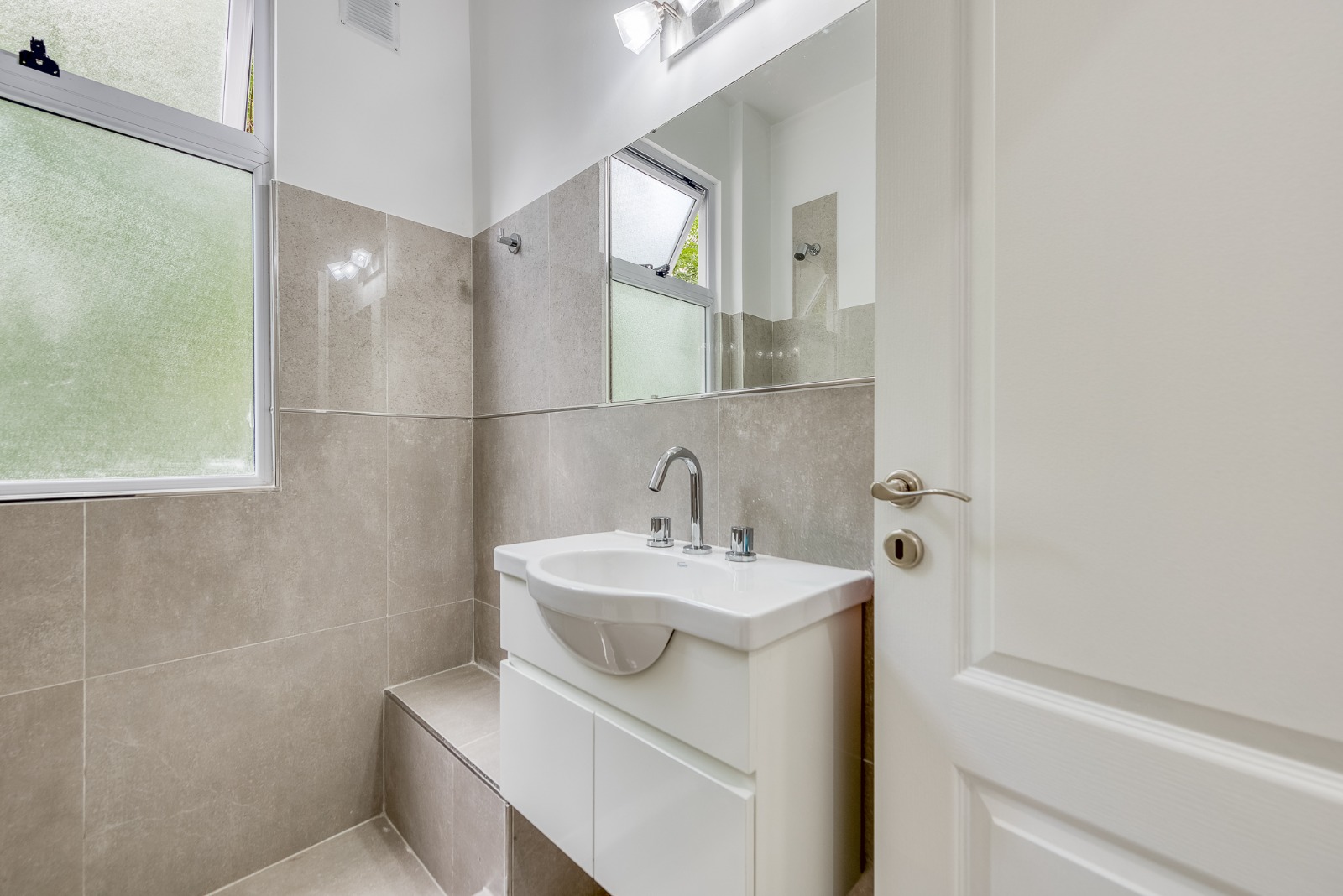 WhatsApp Image 2026-04-04 at 16.30.51